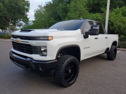 Used 2024 Chevrolet Silverado 2500 Custom w/ Custom Value Package AWD/4WD image 2