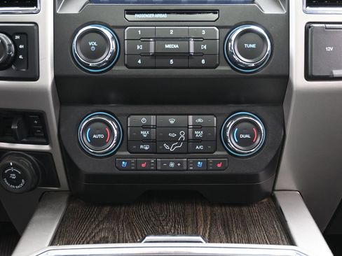 Used 2021 Ford F250 Lariat w/ Tremor Off-Road Package AWD/4WD image 40