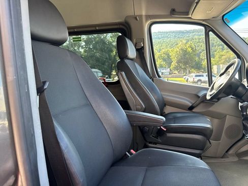 Used 2018 Mercedes-Benz Sprinter 2500 image 13