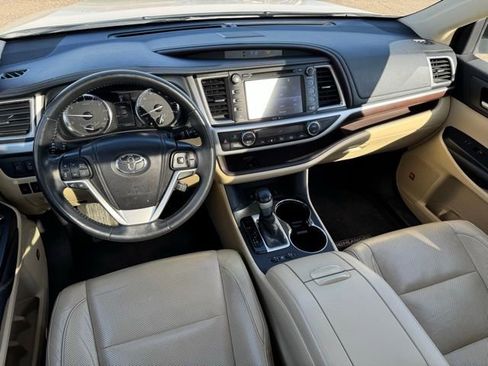 Used 2014 Toyota Highlander Limited Platinum image 8