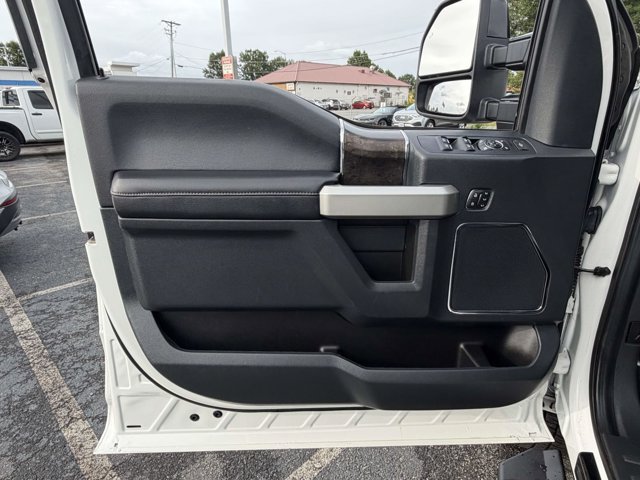 Certified 2022 Ford F350 Lariat w/ Black Appearance Package AWD/4WD image 18