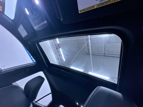 Used 2025 Toyota Camry SE image 40