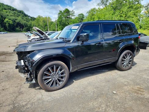Used 2025 Lexus GX 550 w/ Cold Area Package AWD/4WD image 3