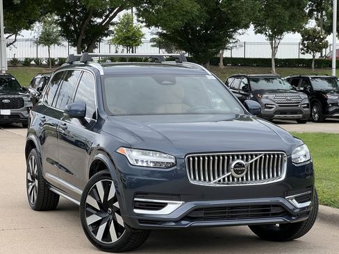 Used 2023 Volvo XC90 T8 Ultimate AWD/4WD image 2