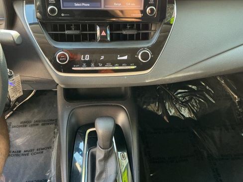 Used 2022 Toyota Corolla LE FWD image 15