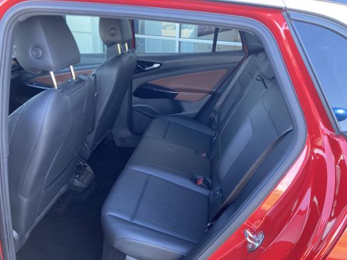 Certified 2022 Volkswagen ID.4 Pro S w/ Gradient Package image 10