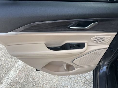 Used 2022 Jeep Grand Cherokee Limited image 40