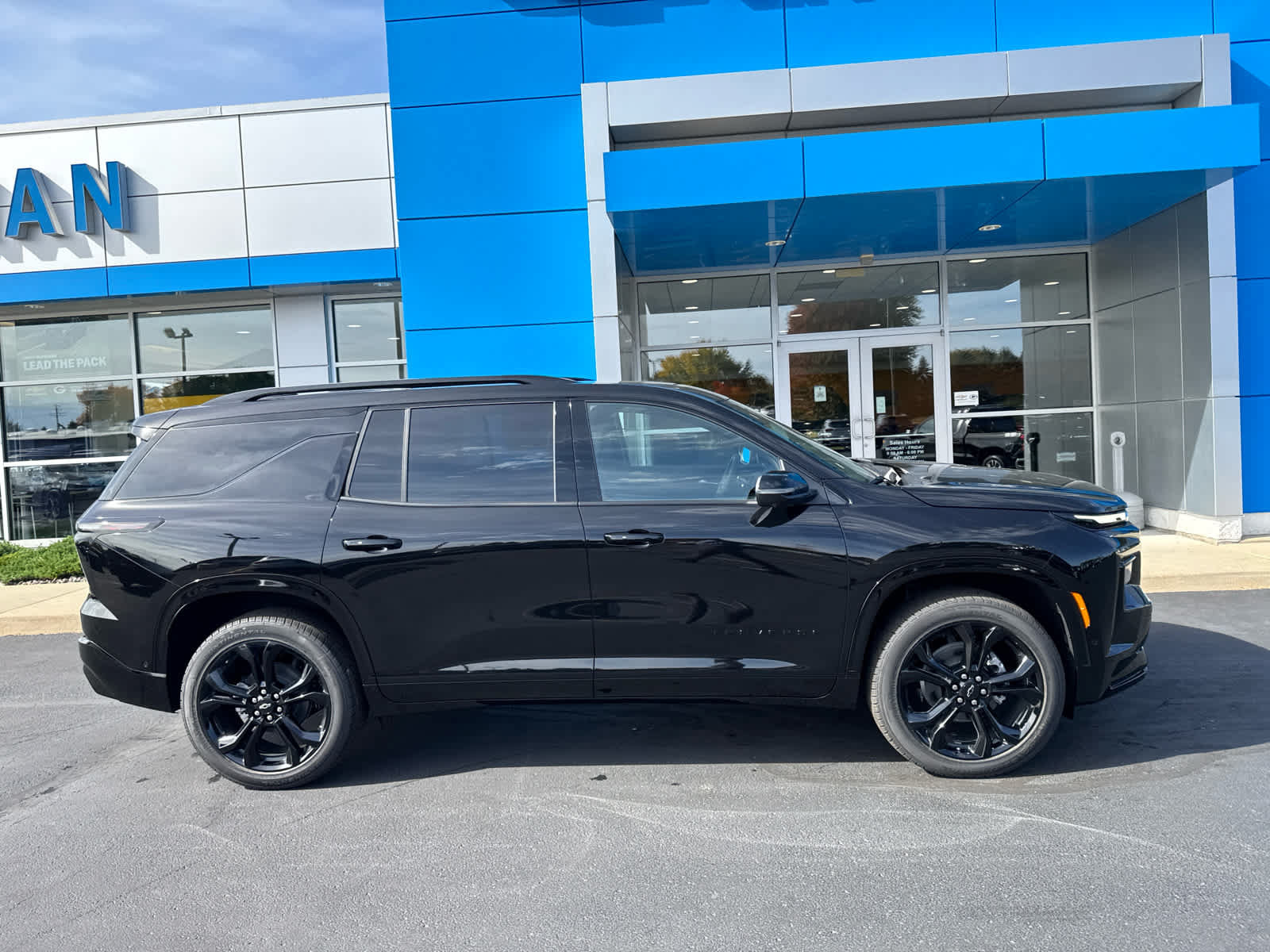 New 2027 Chevrolet Traverse RS AWD/4WD image 3