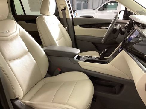 Used 2021 Cadillac XT6 Premium Luxury AWD/4WD image 18