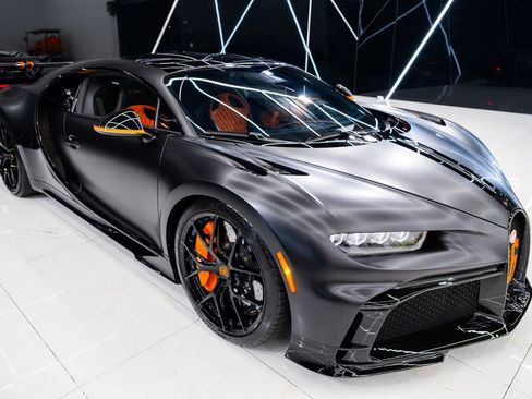 Used 2023 Bugatti Chiron Pur Sport image 11