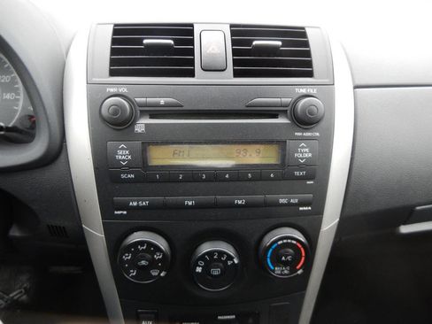 Used 2009 Toyota Corolla S image 37