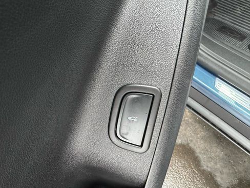 Used 2025 Chevrolet Traverse Z71 w/ Driver Confidence Package image 18