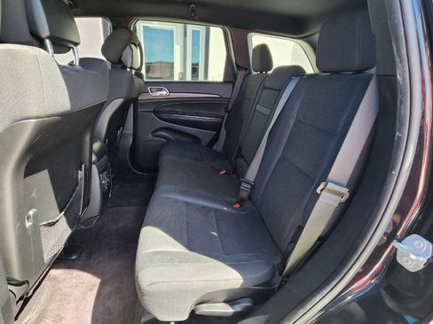 Used 2016 Jeep Grand Cherokee Laredo w/ Quick Order Package 23E AWD/4WD image 18
