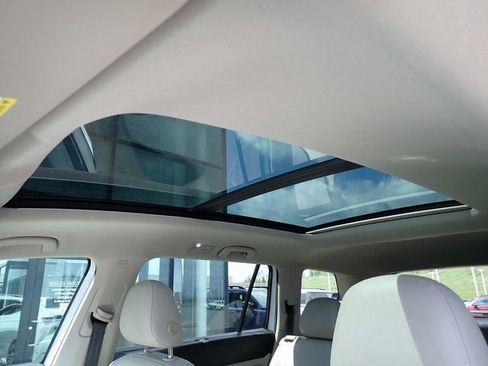 Used 2021 Volkswagen Atlas SEL R-Line AWD/4WD image 12