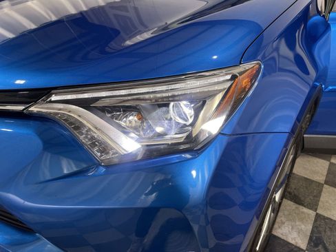 Used 2018 Toyota RAV4 Limited image 14