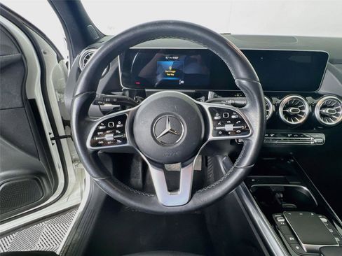 Certified 2021 Mercedes-Benz GLA 250 image 11