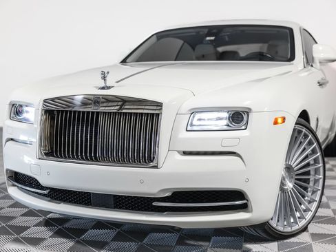 Used 2014 Rolls-Royce Wraith RWD image 9