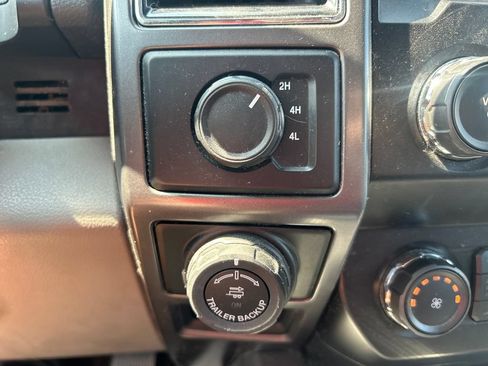 Used 2019 Ford F150 XLT w/ Equipment Group 302A Luxury AWD/4WD image 27
