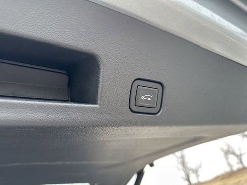 Used 2025 GMC Acadia AT4 w/ Super Cruise Package image 59