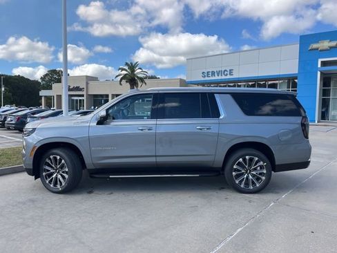 New 2026 Chevrolet Suburban High Country image 4