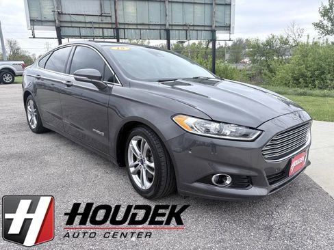 Used 2015 Ford Fusion Titanium FWD image 1