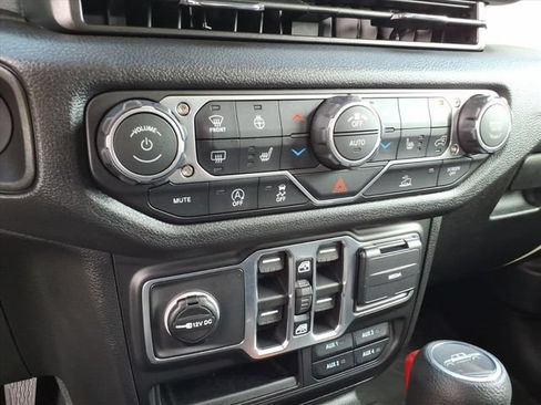 Used 2026 Jeep Gladiator Sport AWD/4WD image 24