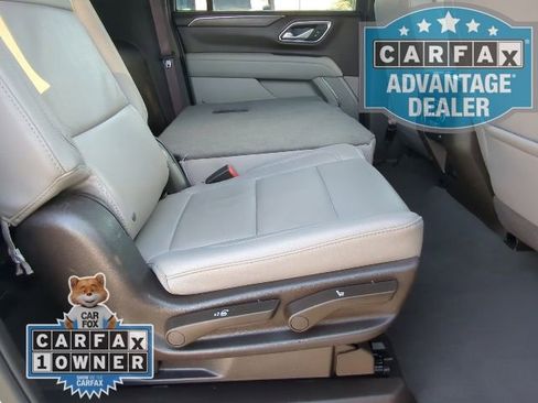 Used 2024 Chevrolet Suburban LT image 23
