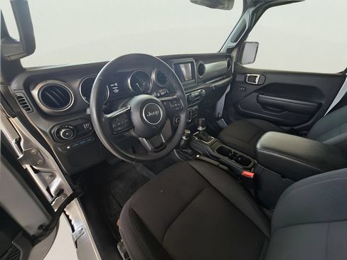 Used 2023 Jeep Wrangler Unlimited AWD/4WD image 33