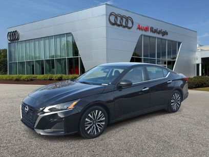 Used 2024 Nissan Altima 2.5 SV