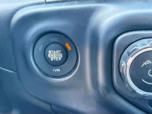 Used 2021 Jeep Gladiator Mojave AWD/4WD image 23