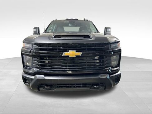 Used 2025 Chevrolet Silverado 2500 W/T image 9
