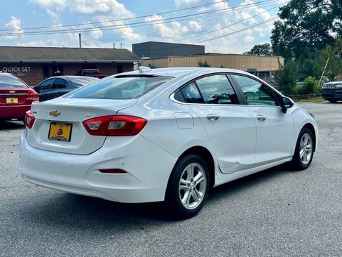 Used 2017 Chevrolet Cruze LT w/ Convenience Package FWD image 7