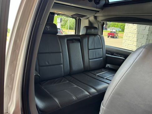 Used 2019 GMC Savana 2500 RWD image 39