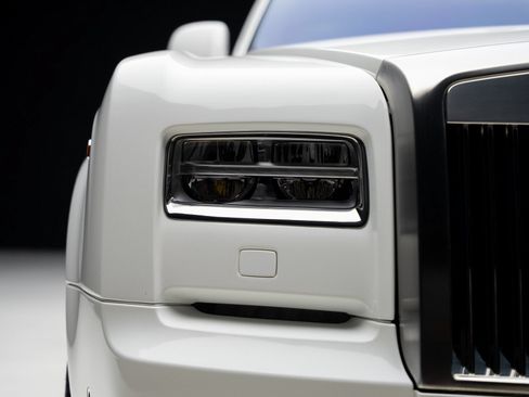 Used 2013 Rolls-Royce Phantom Drophead Coupe RWD image 12