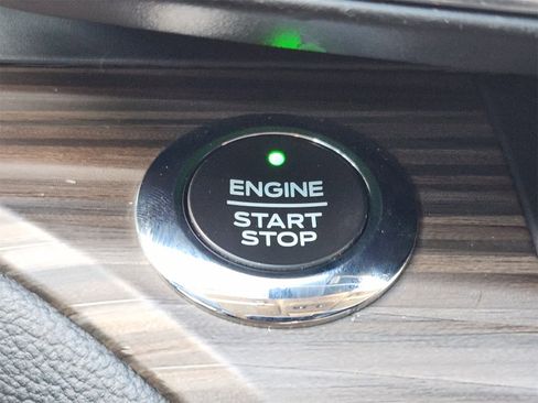 Used 2020 Ford Explorer Limited image 21