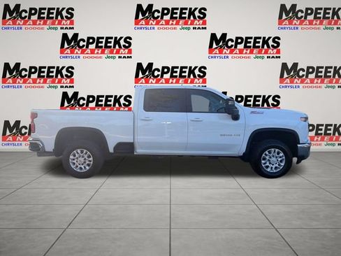 Used 2021 Chevrolet Silverado 2500 LT w/ Z71 Off-Road Package AWD/4WD image 6