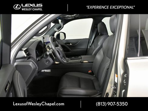 Used 2024 Lexus LX 600 4WD w/ Luxury Package image 21