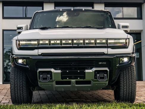 Used 2025 GMC Hummer EV 2X AWD/4WD image 8