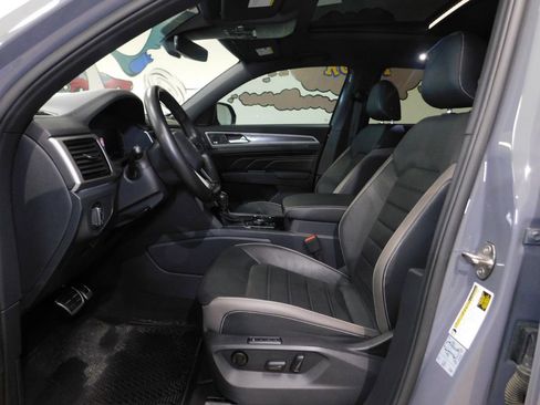 Used 2020 Volkswagen Atlas Cross Sport SEL Premium R-Line image 32