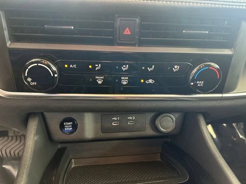 Used 2024 Nissan Rogue S FWD image 41