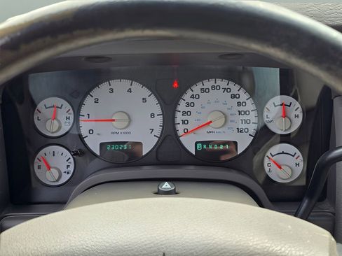 Used 2005 Dodge Ram 1500 Truck SLT AWD/4WD image 18