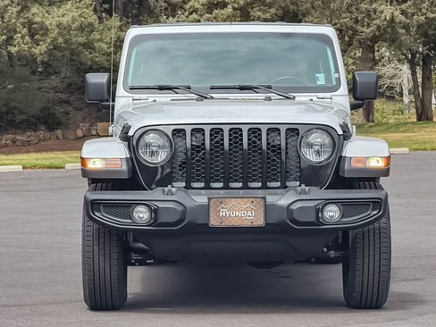 Used 2022 Jeep Gladiator Sport AWD/4WD image 10