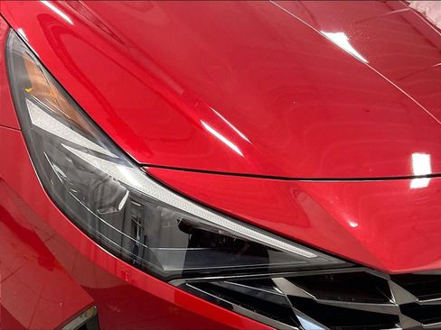 Used 2022 Hyundai Elantra Limited image 33