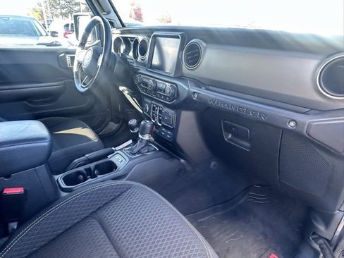 Used 2021 Jeep Wrangler Unlimited Sport image 17