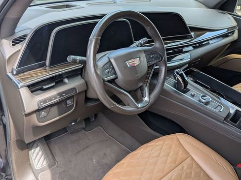 Used 2021 Cadillac Escalade Premium Luxury image 11