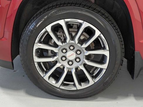 Used 2023 GMC Acadia Denali AWD/4WD image 3
