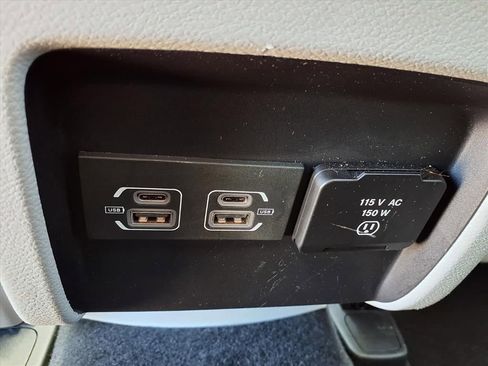 Certified 2021 Jeep Cherokee Latitude Lux w/ Comfort/Convenience Group image 26