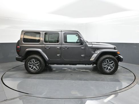 New 2025 Jeep Wrangler Sahara w/ Technology Group image 26
