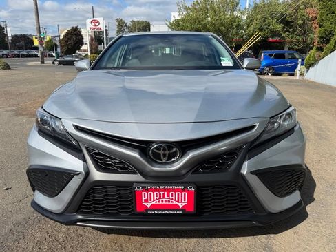 Used 2023 Toyota Camry SE FWD image 3