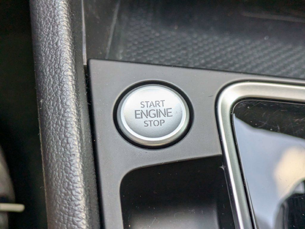 Used 2020 Volkswagen Jetta SEL Premium FWD image 31